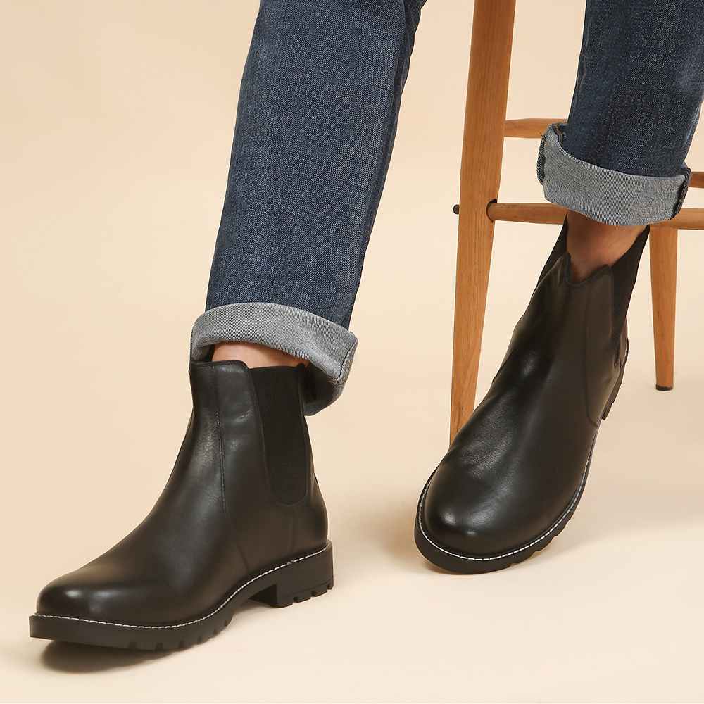 Men Chelsea Leather Boots - Image 4